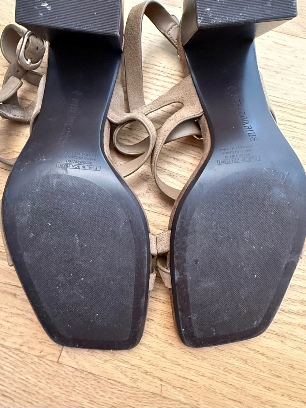 stradivarius taupe light